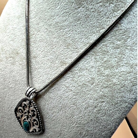 Vintage-Inspired Silver Tone Necklace & Bracelet Set With Faux Turquoise Stones. - Picture 5 of 14